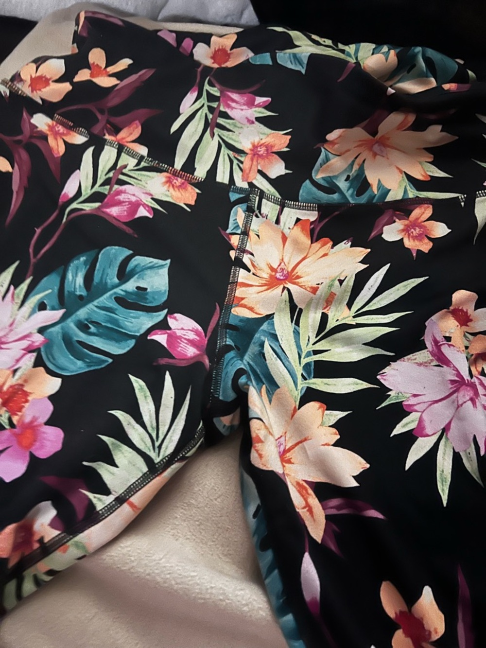 Old Navy Black Floral Active Leggings - Picture 4 of 4